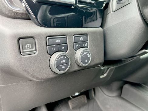 Used 2023 Chevrolet Silverado 1500 LT AWD/4WD image 16