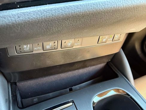 Used 2024 Lexus ES 250 w/ Premium Package image 23