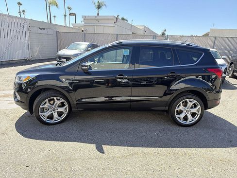 Used 2019 Ford Escape Titanium FWD image 8