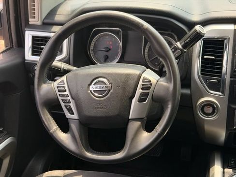 Used 2017 Nissan Titan SV RWD image 19