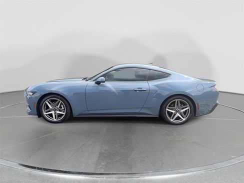 Used 2024 Ford Mustang Coupe RWD image 2