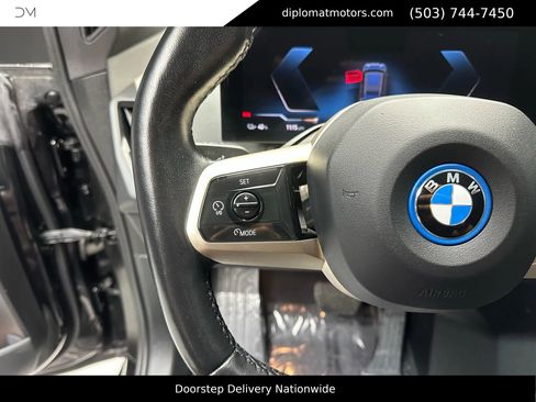 Used 2024 BMW iX xDrive50 w/ Sport Package AWD/4WD image 30