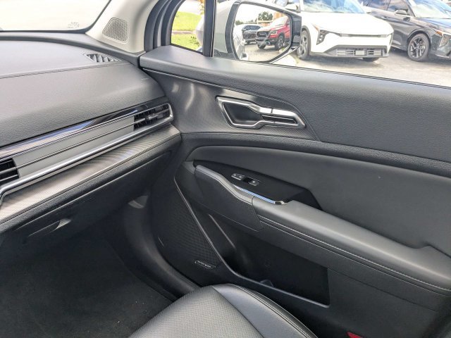 Used 2025 Kia Sportage SX AWD/4WD image 18