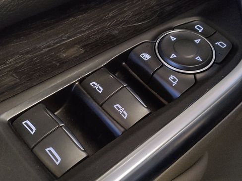 Used 2020 Cadillac XT4 Premium Luxury image 27