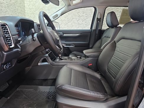 Used 2025 Ford Ranger Lariat w/ Trailer Tow Package image 12