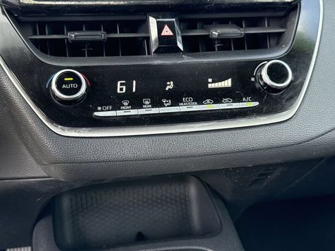Used 2022 Toyota Corolla LE FWD image 29