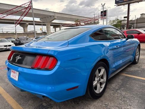 Used 2017 Ford Mustang Coupe image 5