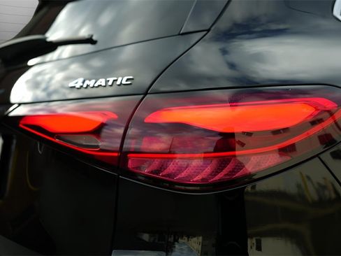 Used 2023 Mercedes-Benz GLC 300 4MATIC w/ Exclusive Trim Package image 14