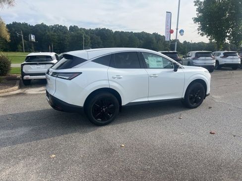 New 2025 Nissan Murano SV image 5