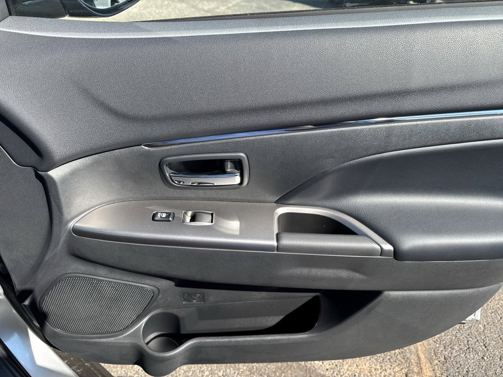 New 2027 Mitsubishi Outlander Sport SE FWD image 33