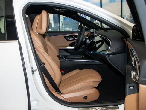 Certified 2025 Mercedes-Benz E 350 4MATIC Sedan image 23