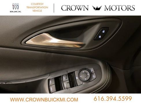 Used 2025 Buick Encore GX Preferred image 11