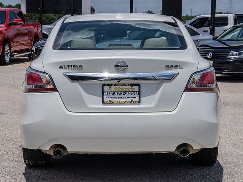Used 2015 Nissan Altima 3.5 SL FWD image 6