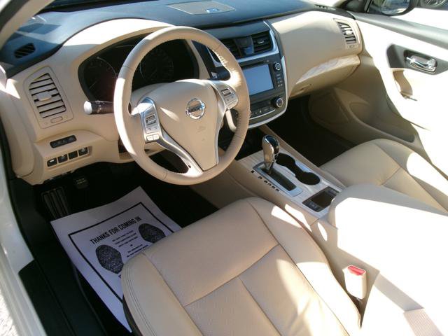 Used 2016 Nissan Altima 2.5 SL w/ 2.5 Technology Package FWD image 7