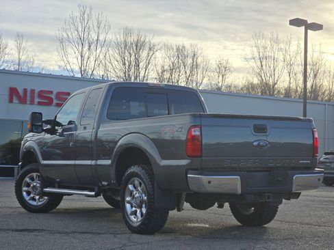 Used 2015 Ford F250 Lariat w/ Lariat Interior Package image 9