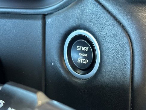 Used 2021 Land Rover Range Rover Velar R-Dynamic HSE image 21