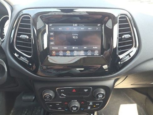Certified 2019 Jeep Compass Latitude AWD/4WD image 19