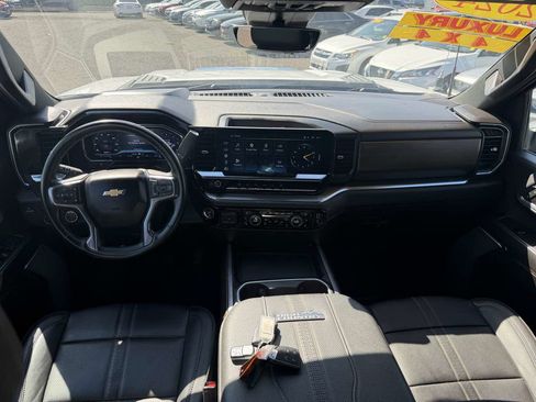 Used 2024 Chevrolet Silverado 3500 High Country w/ High Country Premium Package AWD/4WD image 9