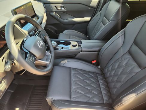 New 2026 Nissan Rogue Platinum AWD/4WD image 12