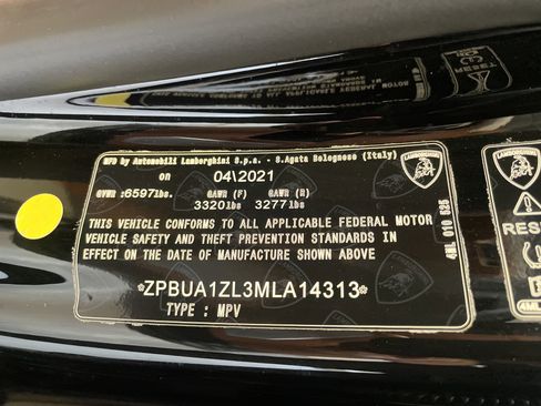 Used 2021 Lamborghini Urus image 44