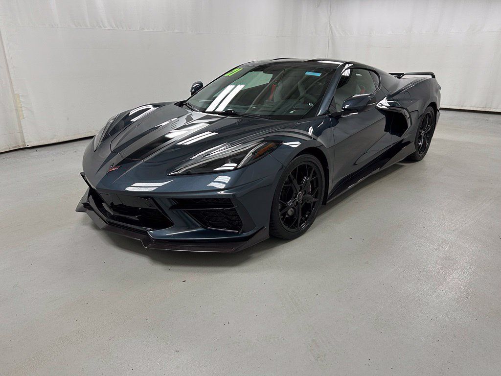 Used 2021 Chevrolet Corvette Stingray Preferred Cpe w/ Z51 Performance Package RWD image 2