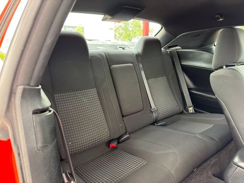 Used 2016 Dodge Challenger SXT RWD image 33