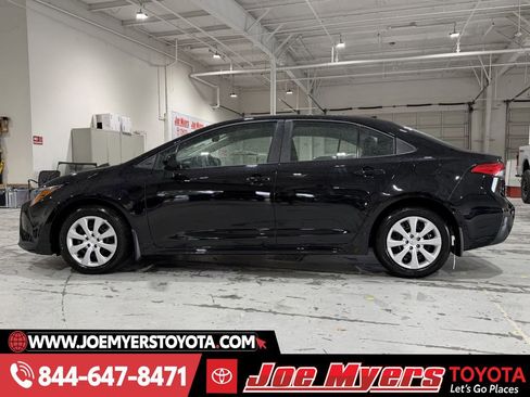 Used 2026 Toyota Corolla LE image 6
