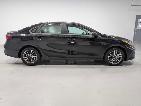 Certified 2023 Kia Forte LXS image 7