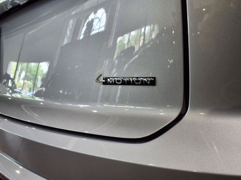 Used 2024 Volkswagen Atlas Cross Sport SE AWD/4WD image 8
