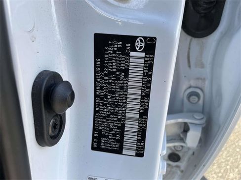 Used 2023 Toyota Corolla LE image 32