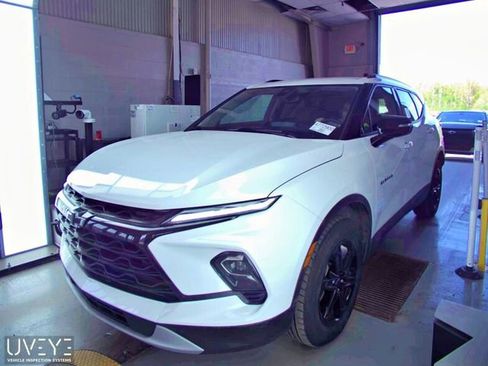Used 2024 Chevrolet Blazer LT w/ Midnight/Sport Edition FWD image 3
