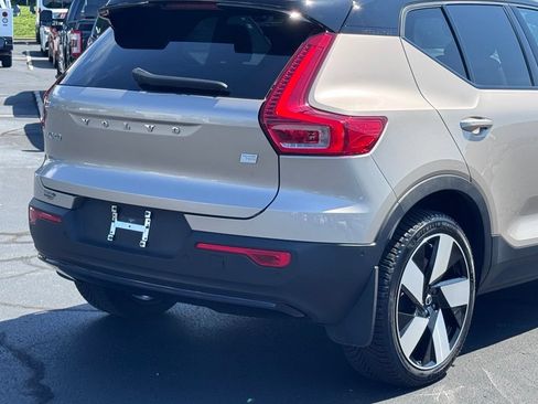 Used 2023 Volvo XC40 Recharge Ultimate w/ Protection Package Premier AWD/4WD image 46