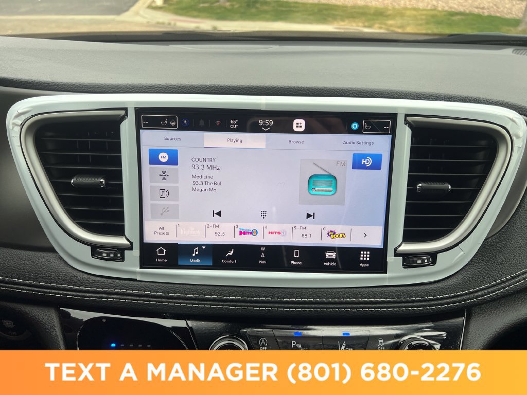 New 2027 Chrysler Pacifica Select w/ Family Tech Group AWD/4WD image 18