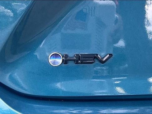 Used 2025 Toyota Camry SE w/ Convenience Package FWD image 10