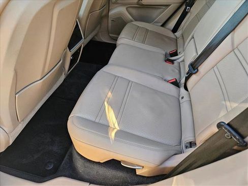 Used 2020 Porsche Cayenne image 19