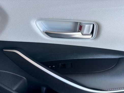 Certified 2025 Toyota Corolla SE w/ Convenience Package FWD image 17