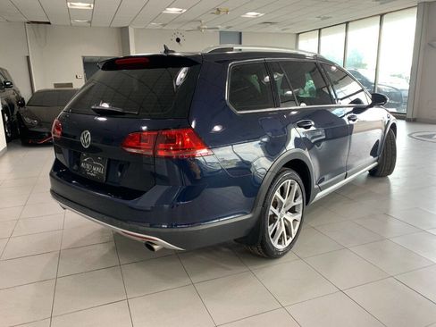 Used 2017 Volkswagen Golf Alltrack S image 11
