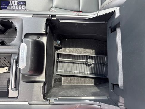 Used 2025 Ford Expedition Active AWD/4WD image 14