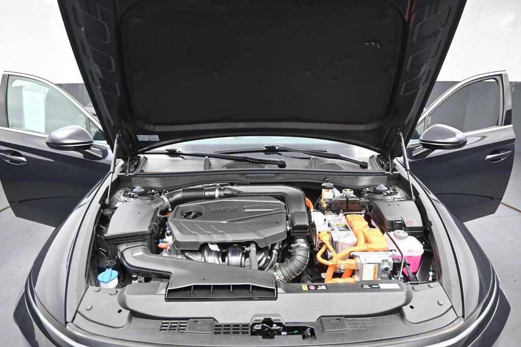 Used 2025 Hyundai Sonata SEL FWD image 29
