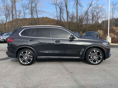 Used 2021 BMW X5 xDrive40i w/ Premium Package image 31