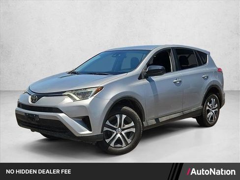 Used 2018 Toyota RAV4 LE FWD image 1