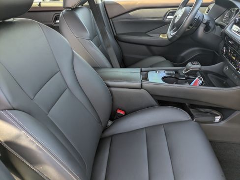 Used 2023 Nissan Rogue SL w/ SL Premium Package FWD image 12