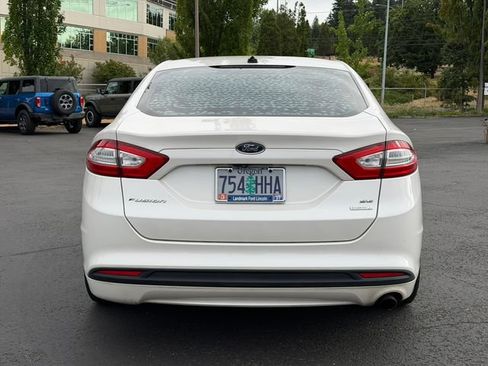 Used 2013 Ford Fusion SE FWD image 4