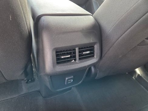 Used 2023 Chevrolet Equinox LT FWD image 7