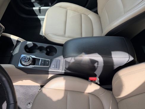 Used 2021 Ford Escape SEL image 12