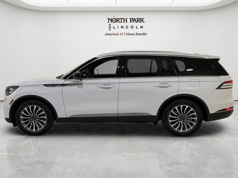 Used 2021 Lincoln Aviator Reserve w/ Elements Package Plus RWD image 2