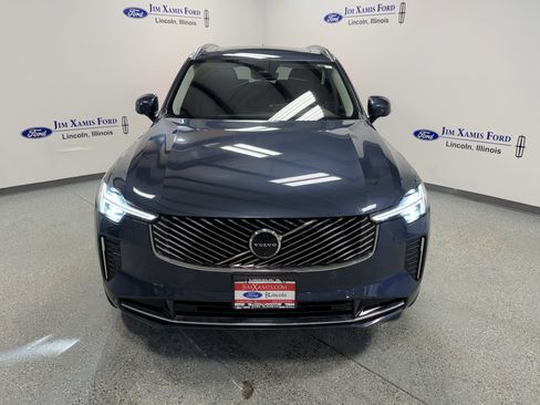 Used 2025 Volvo XC90 B6 Plus image 2