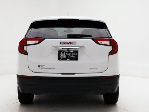 Used 2024 GMC Terrain SLE image 7