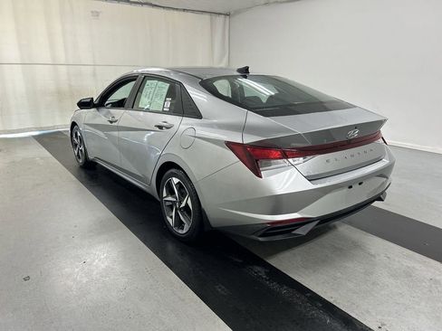 Used 2023 Hyundai Elantra SEL w/ Convenience Package FWD image 7