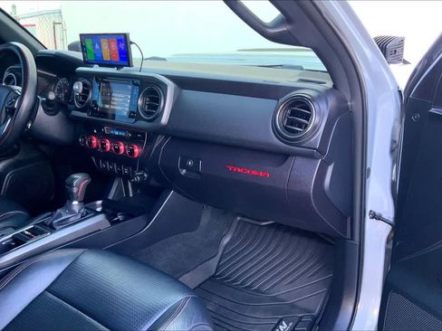 Used 2017 Toyota Tacoma TRD Pro AWD/4WD image 23